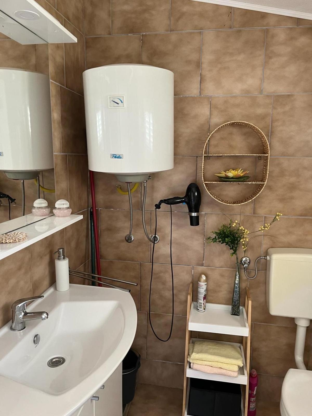 Apartmani Fijan Pag Town Εξωτερικό φωτογραφία